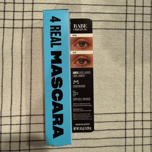 Black Mascara - Picture 1 of 2